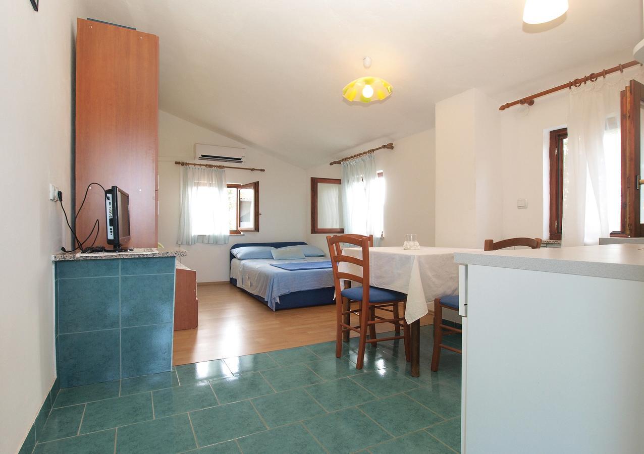 Apartments Milan 1665 Перой Екстериор снимка