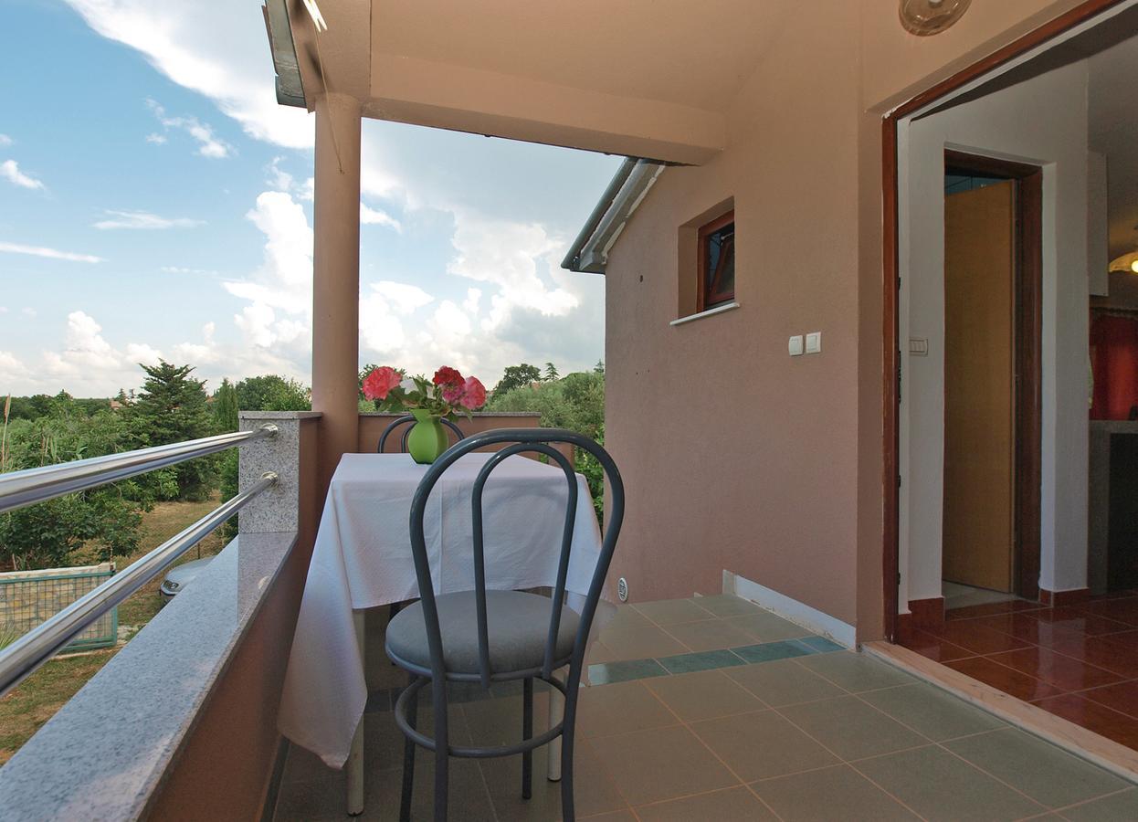 Apartments Milan 1665 Перой Екстериор снимка